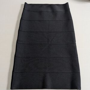 ✨SALE: 3 for $25!✨ NEW UNWORN BCBG Bandage Skirt XS